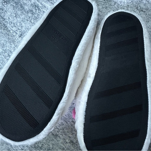 Hello Kitty Plush Slippers - Picture 2 of 2